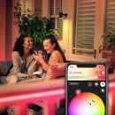 Philips Hue 8718699709839 LED Außenstreifen 2 m 1x20,5W | RGB - White and Color Ambiance + Transformator